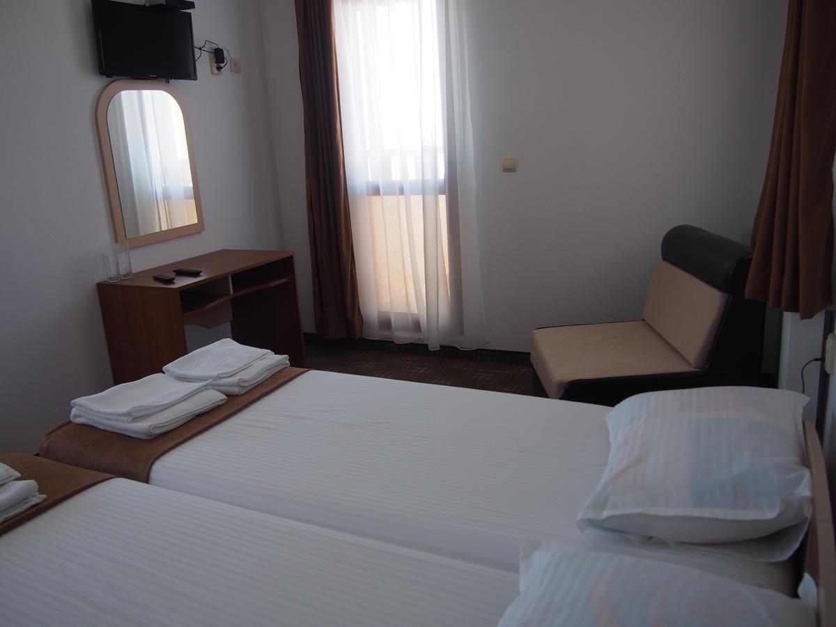 Family Hotel Panorama Чифлик Экстерьер фото